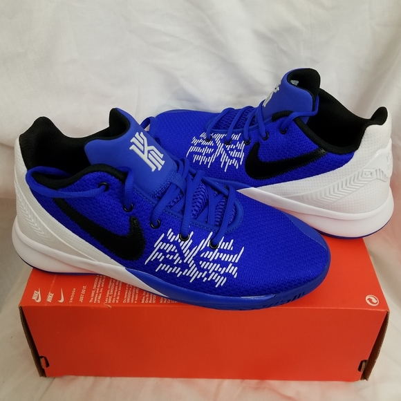 Nike Other - Nike Kyrie Flytrap II Youth 7